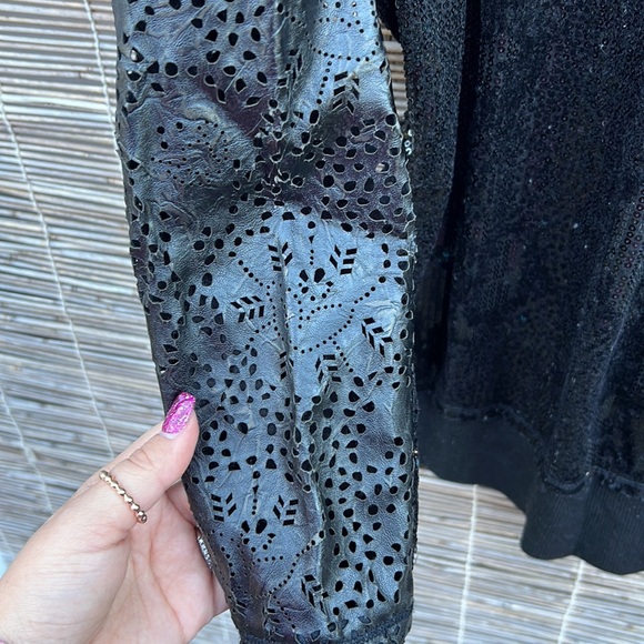 Miss me long sleeve top size small - Picture 3 of 4